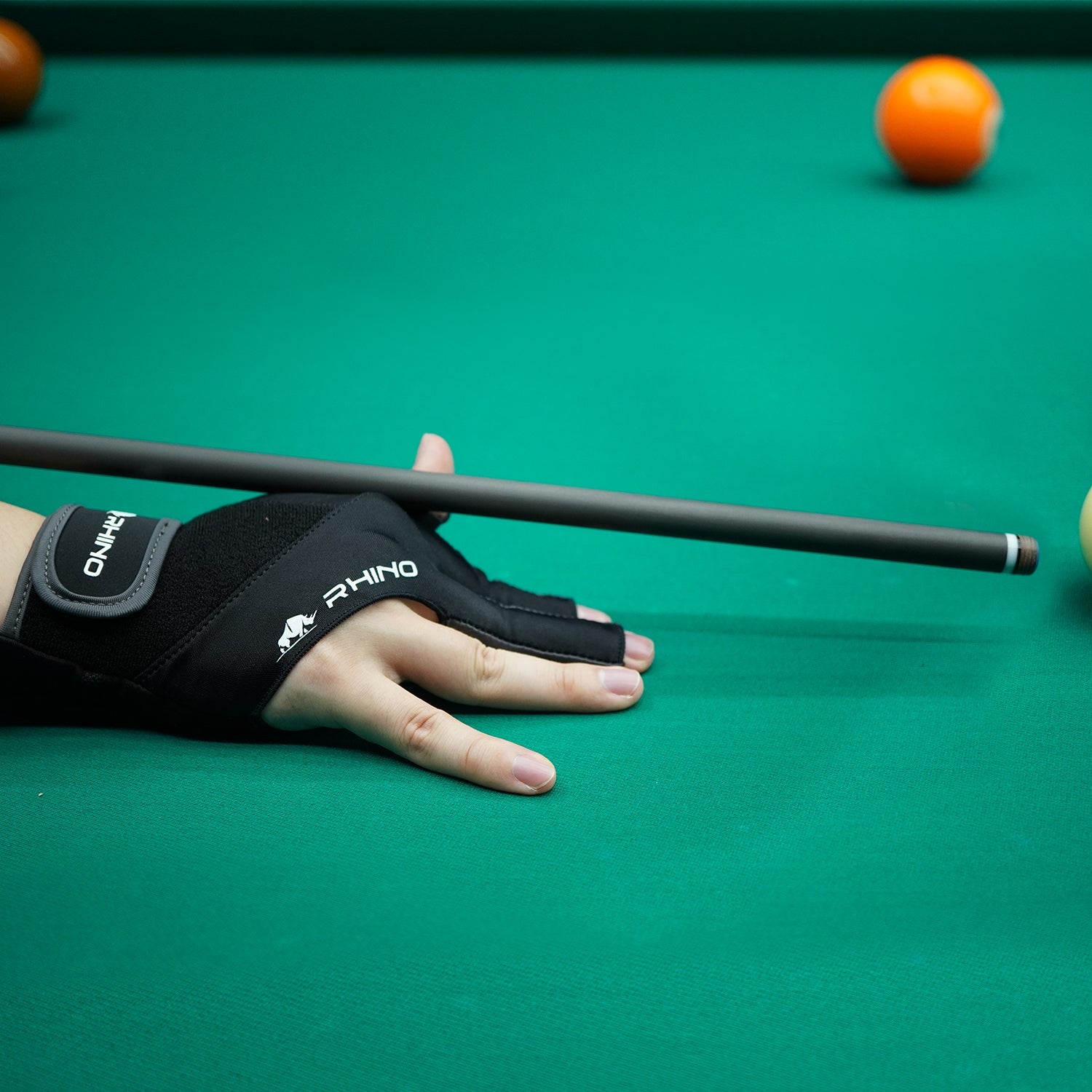 RHINO Billiards Glove Right Hand - Black