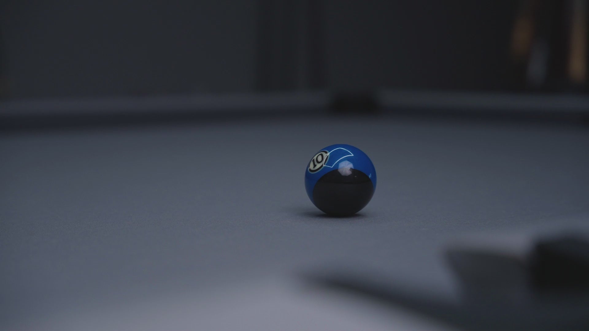 Load video: RHINO MUST 30" / 3/8-10 Pro Carbon Pool Cue Single Shaft